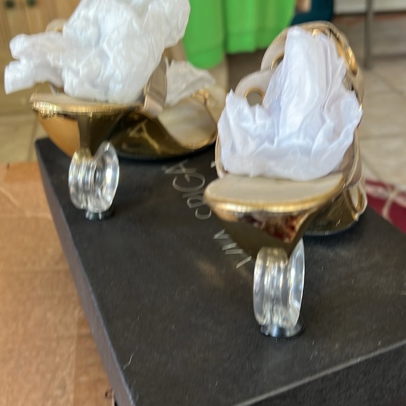 Onex Golden Ring Sandal with Clear Circular Heels. Sz 39. NEW - Picture 13 of 17